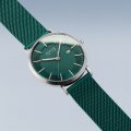 Minimalistyczny solarny męski zegarek z datownikiem Kolekcja Wiosna/Lato Bering